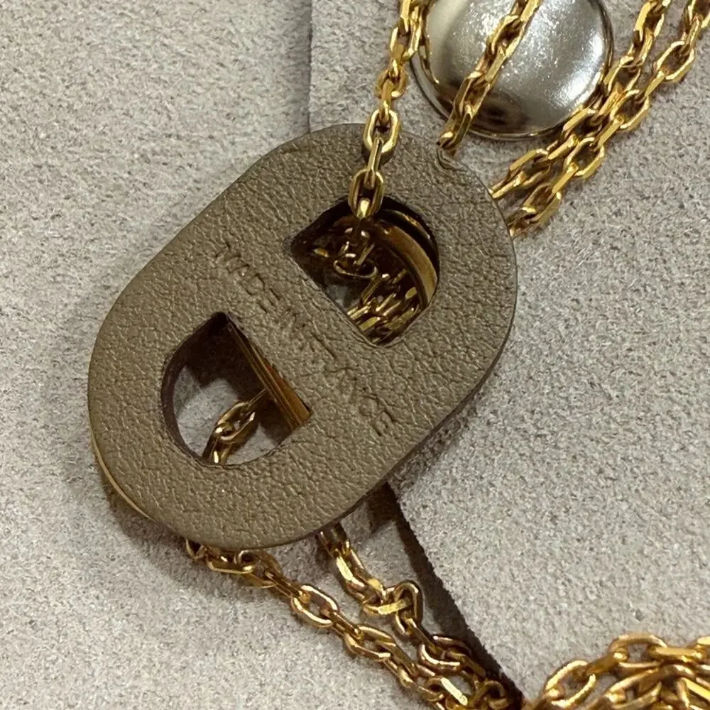 Hermes Elegant Gold and Silver Pendant Necklace - Picture 4 of 4